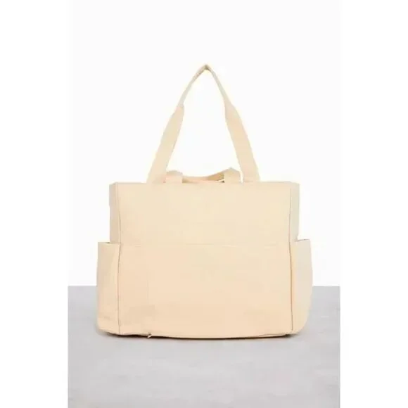 NWT Beis Sports Carryall Tote Duffle in Beige ποΈββοΈπ - Picture 2 of 8